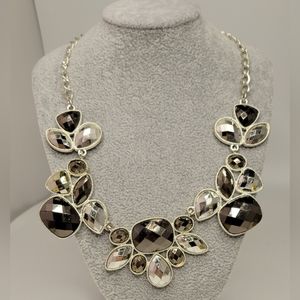 ▪︎Like New! Crystal Accent Necklace